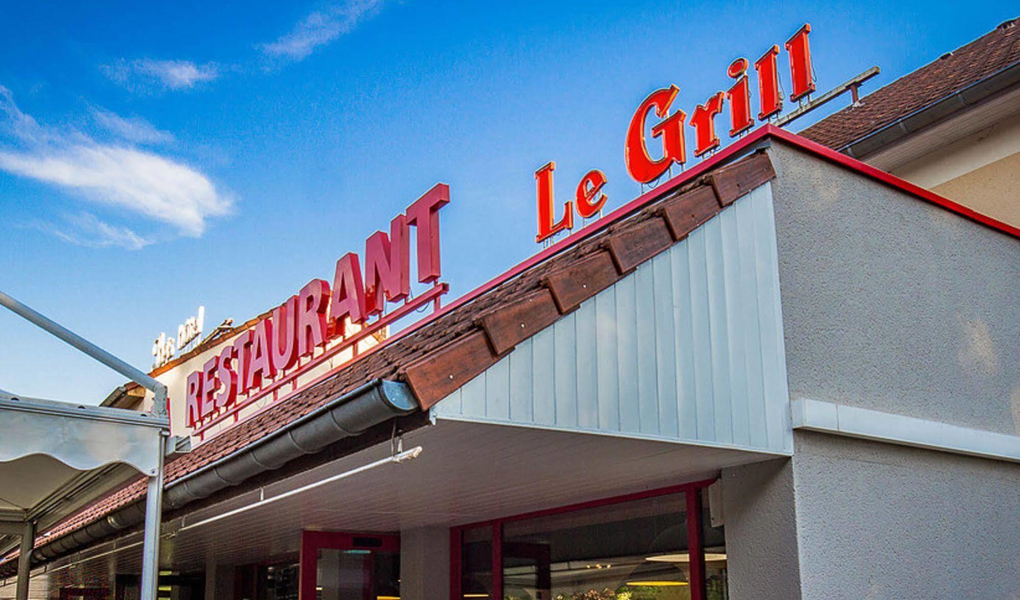 Logis Hotel Lons-Le-Saunier - Restaurant Le Grill Exteriör bild